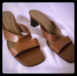 10M Tan Naturalizer Wedged Sandles